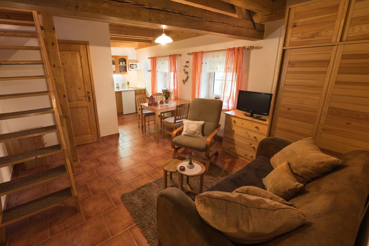 Apartmany Adrspach " U Kozaru " Теплице-над-Метуи Экстерьер фото